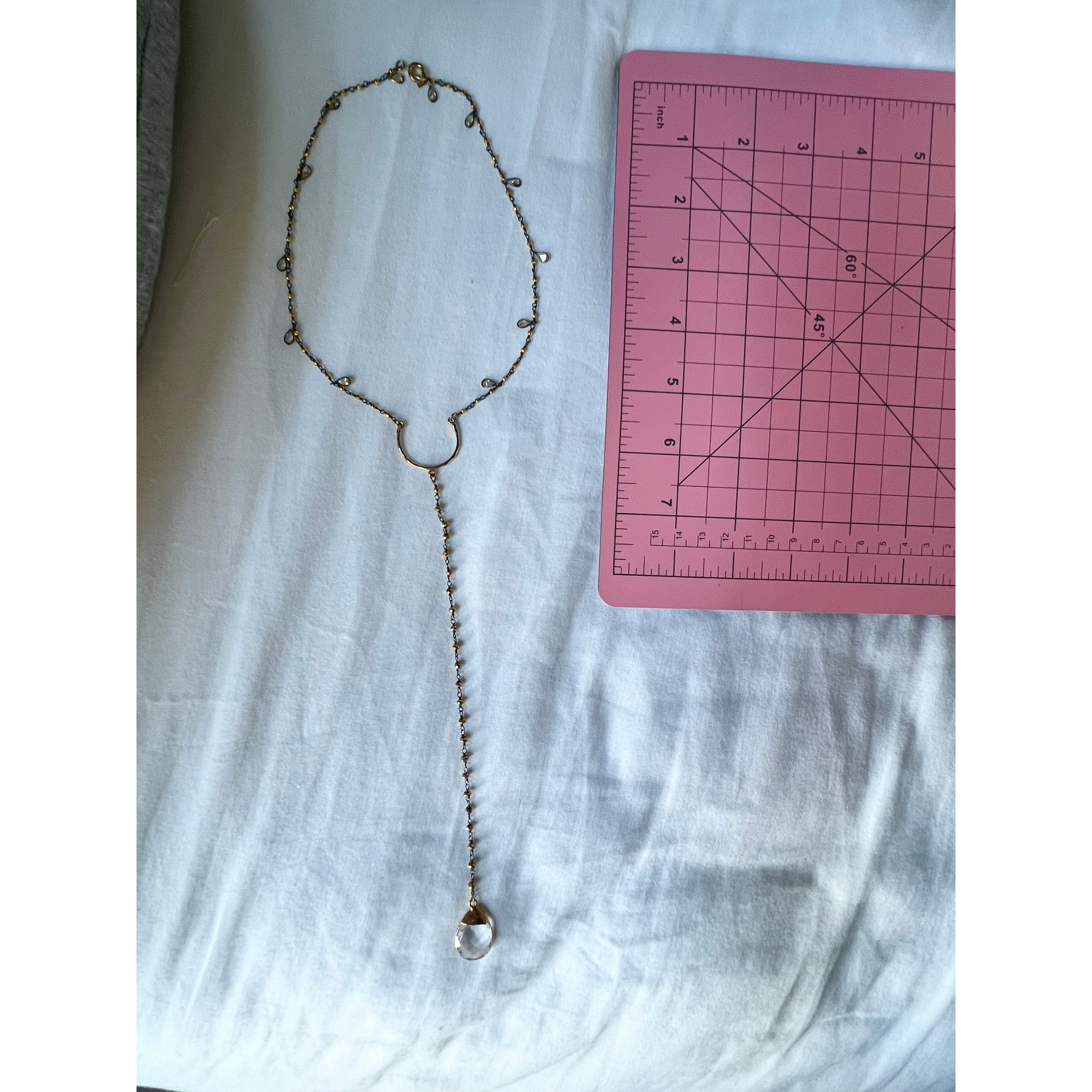 Lariat Necklace Crystal Gold Tone Never Worn 32$